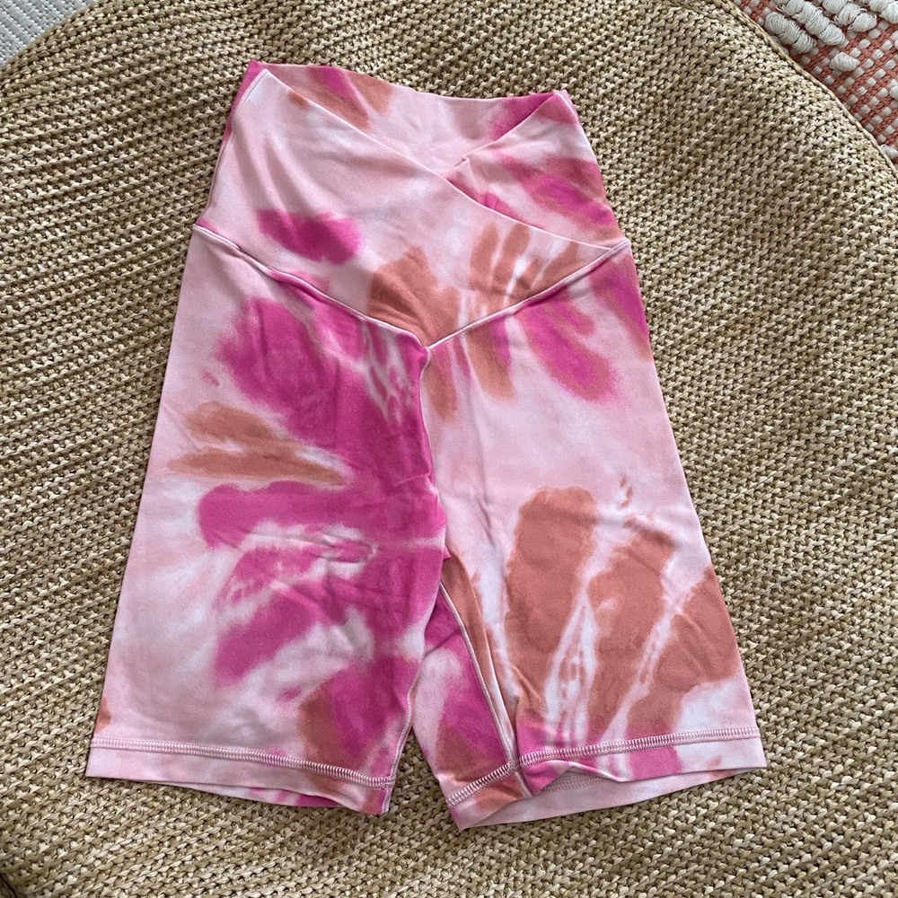 Aerie crossover bike short